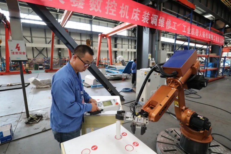 星火數(shù)控張周平入選2025年隴原工匠培育對(duì)象名單