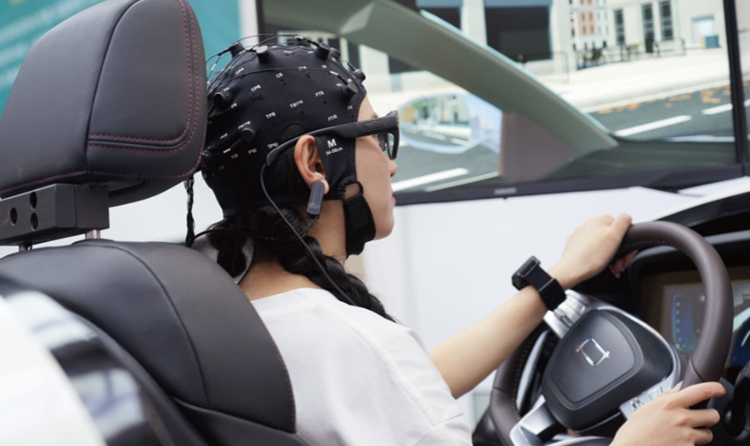 脑电仪解码大脑电波，开启神经科学新纪元